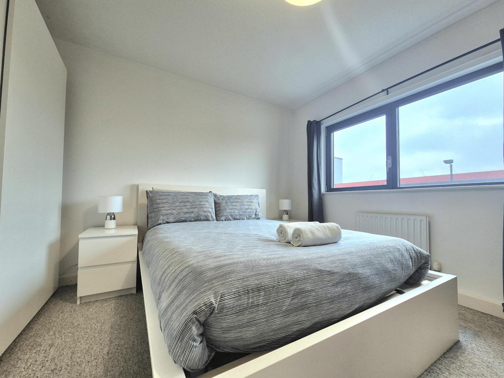 Appartamento Spacious 1 Bedroom Apartment, Opposite The Metro Station, Very Location *